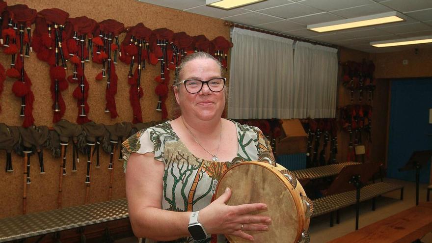 Ana Belén Rodríguez, profesora de pandereta y canto popular