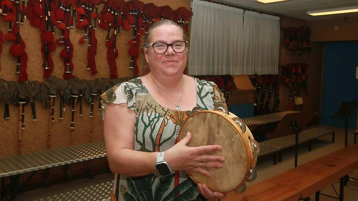 Ana Belén Rodríguez, profesora de pandereta y canto popular