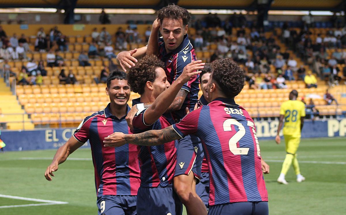 El Levante B se adjudicó la ida de esta eliminatoria por 1-3 en el césped del Mini Estadi.
