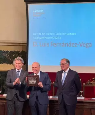 Luis Fernández-Vega recibe un premio en Madrid: "Investigamos para que repercuta cuanto antes en los pacientes”