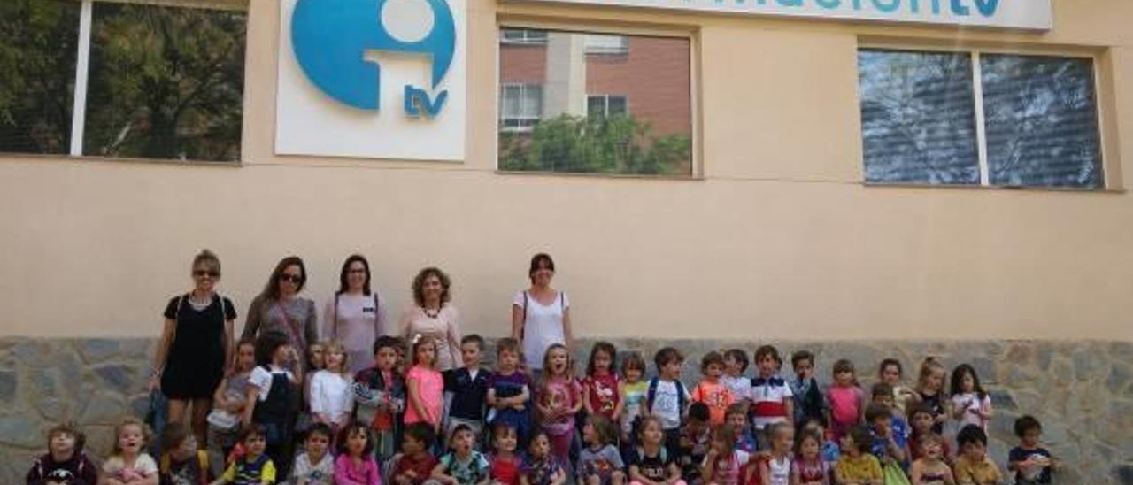 Visita del CEIP El Fabraquer a Informacióntv