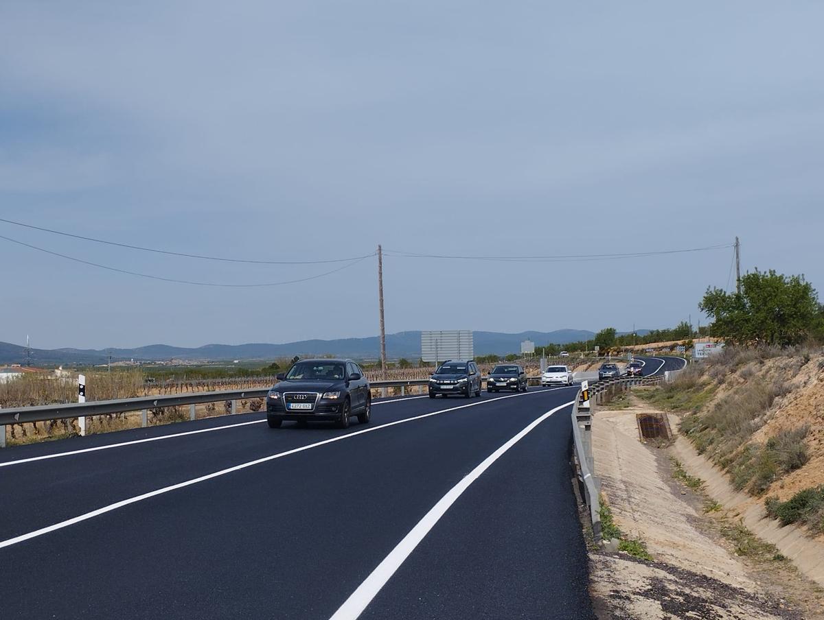 Uno de los tramos recuperados de la carretera N 330 a su paso por Utiel.