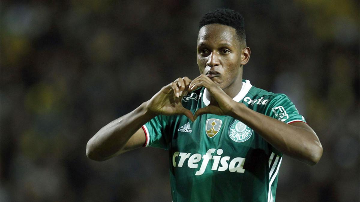 El defensa central Yerry Mina, durante un partido del Palmeiras