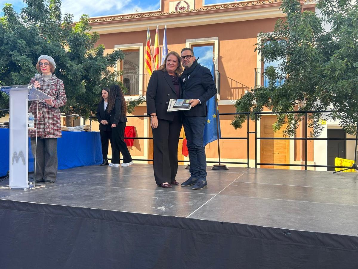 Llopis junto al alcalde de Sedaví, José F. Cabanes.