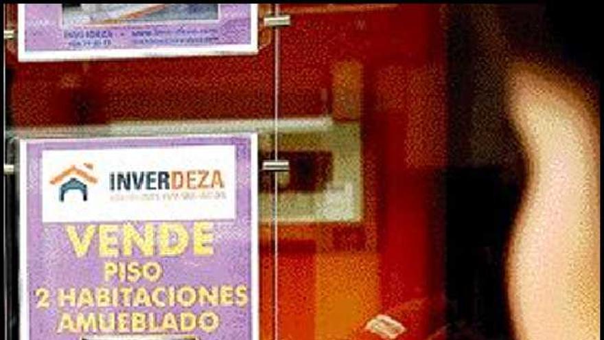 Las inmobiliarias revelan que la venta de pisos &quot;toca fondo&quot; como hace 18 años