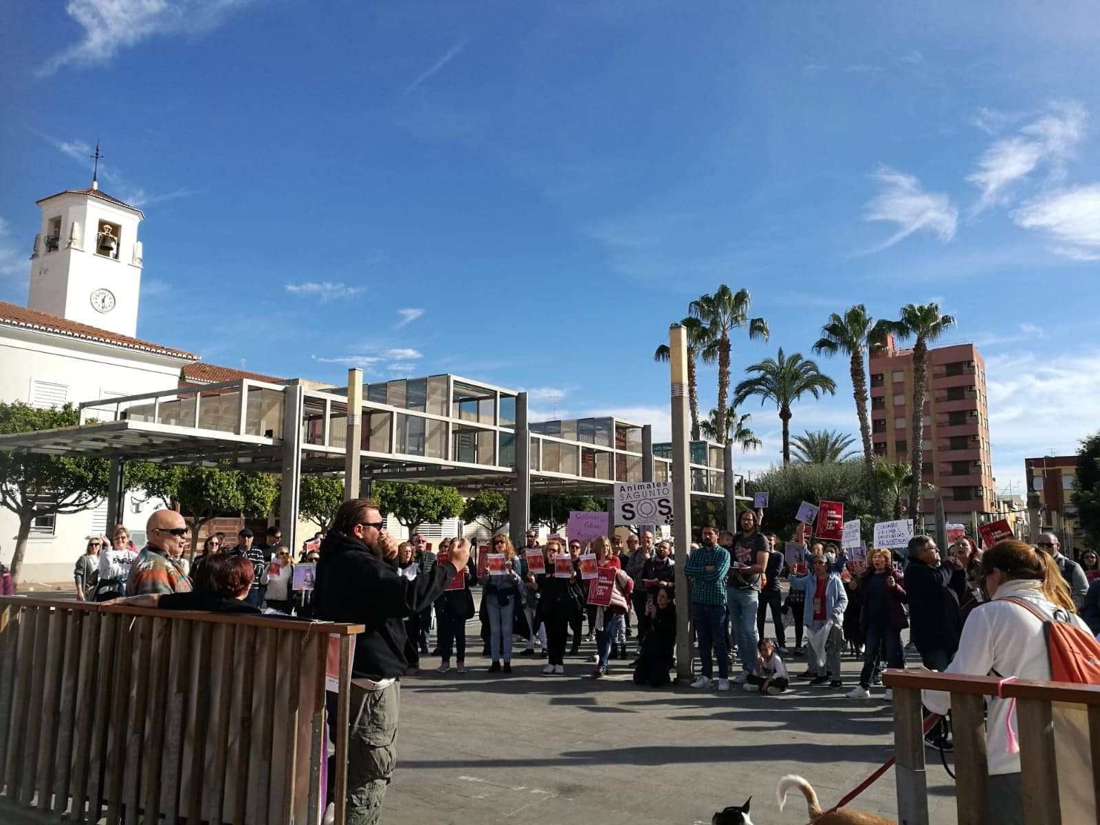 Concentración en el Port de Sagunt contra la exclusión de los perros de caza en la Ley Animalista.