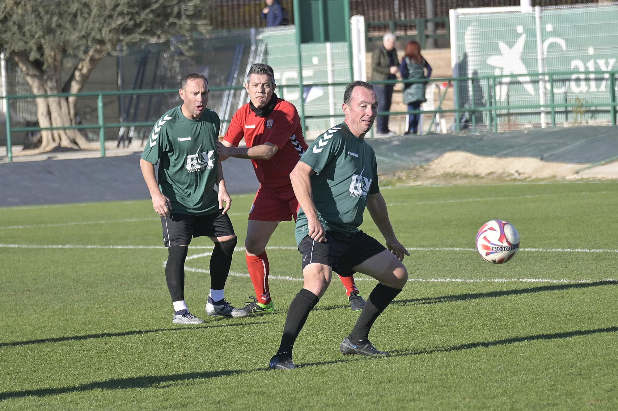 Partido de futbol benefico populares informadores