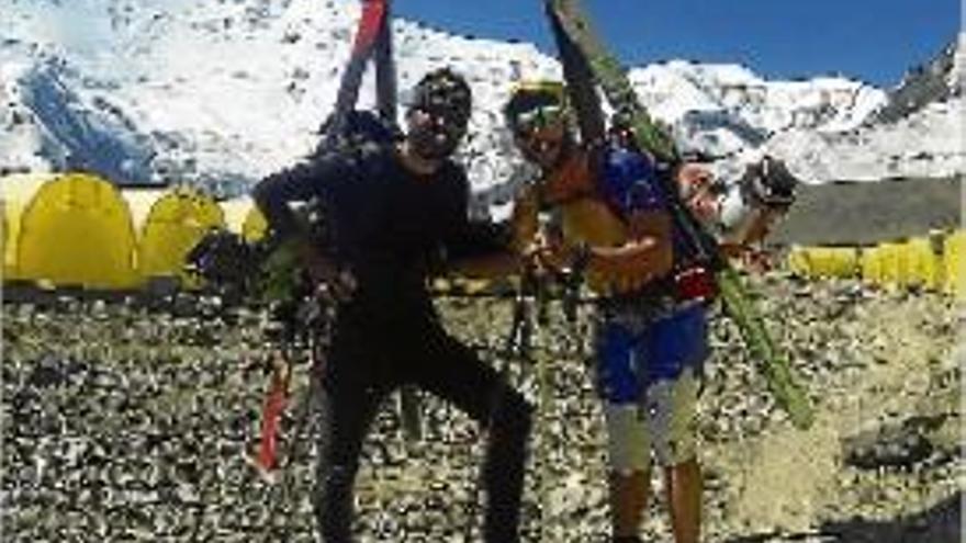 Dani Rodríguez i Oriol Estefanell van atacar el cim Lenin amb esquís