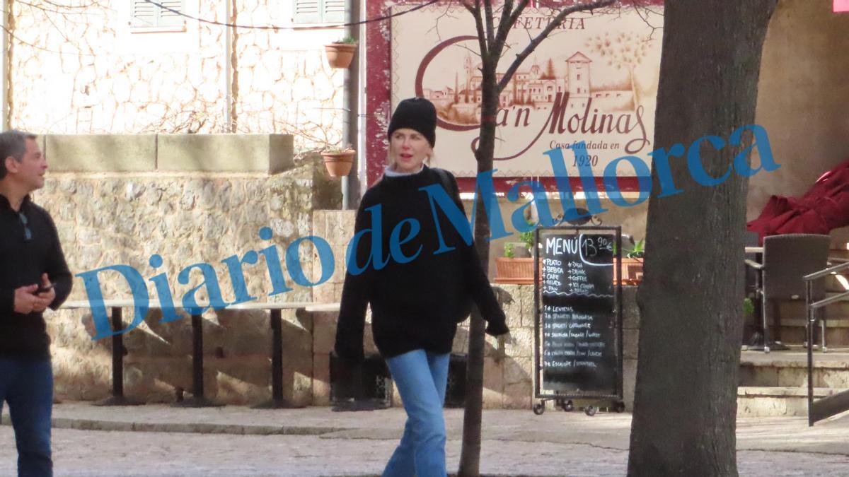 Nicole Kidman en la plaza de la Cartoixa, en Valldemossa