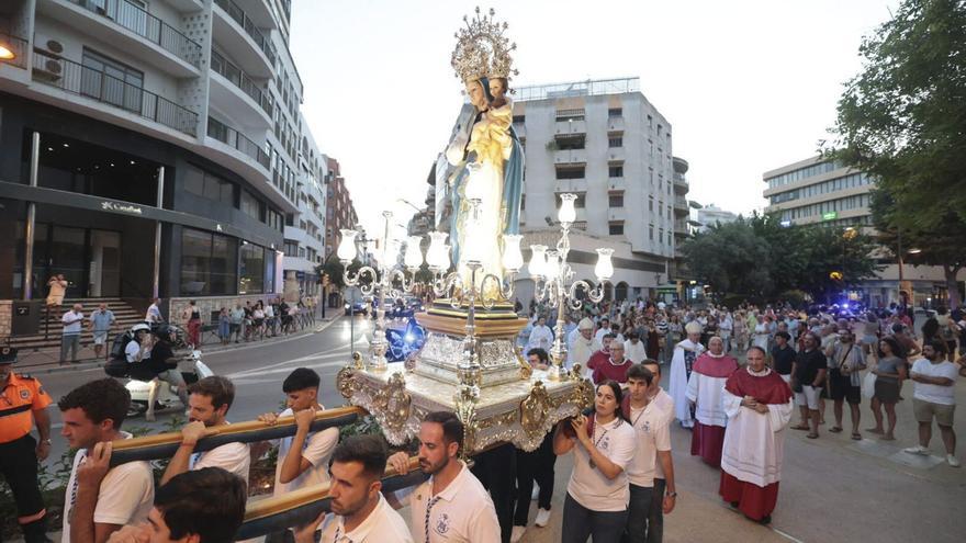 Familias, devoción y ‘castanyoles’ en Vila por la Virgen de las Nieves