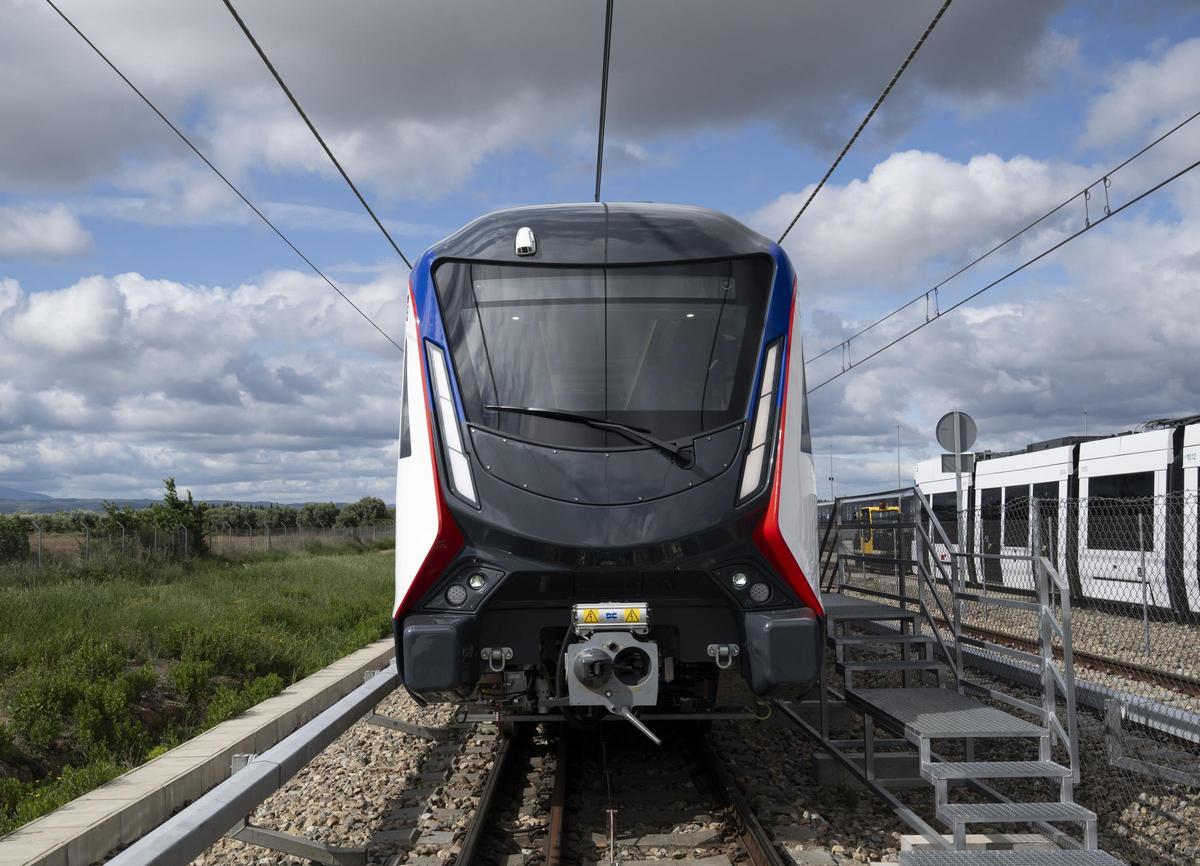 Los nuevos trenes sin conductor cirularán por la Línea 6 a partir de 2027.
