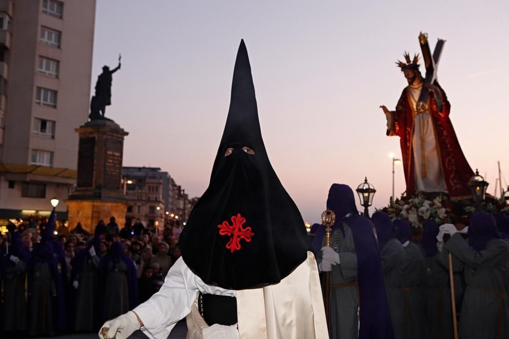 Procesión del Encuentro en Gijón