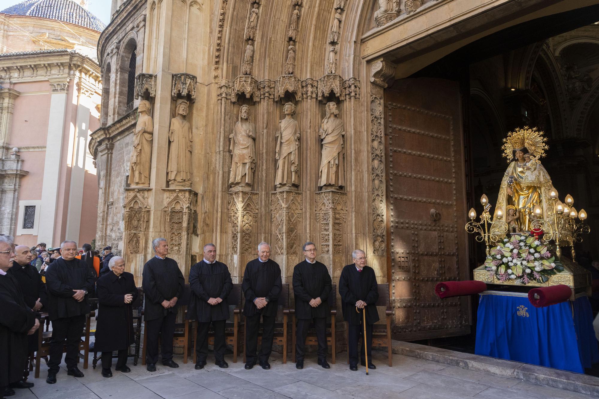 La Virgen de los Desamparados asiste al Tribunal de las Aguas