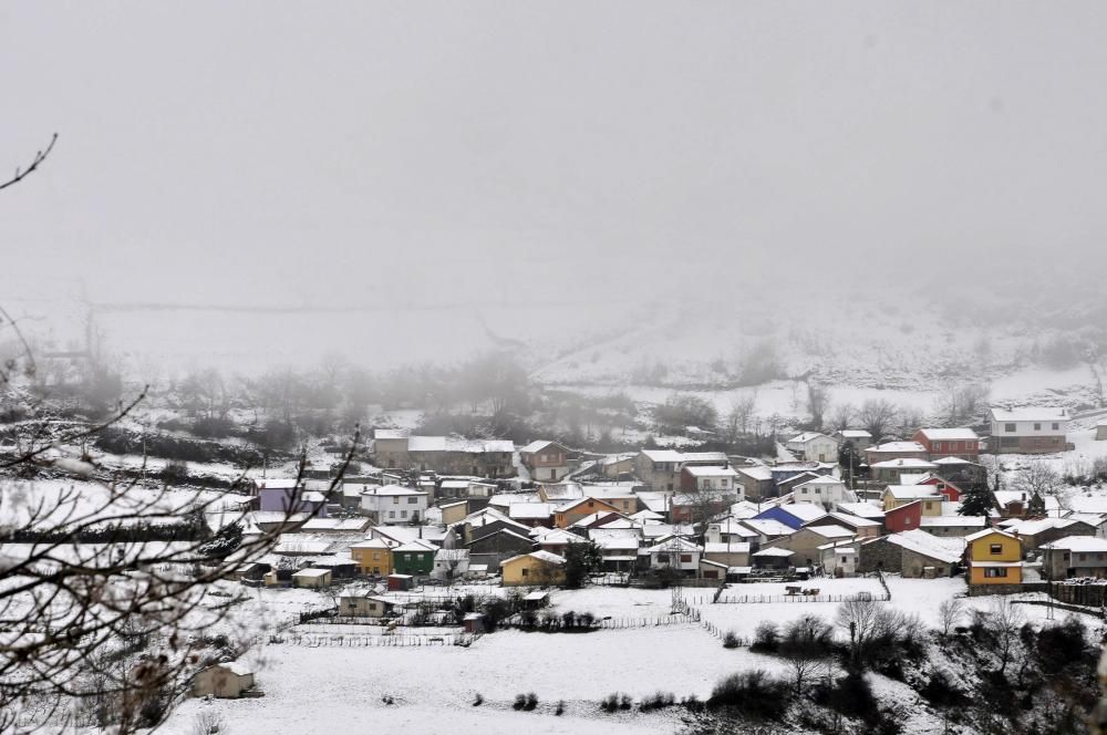 Asturias bajo el primer manto de nieve del año