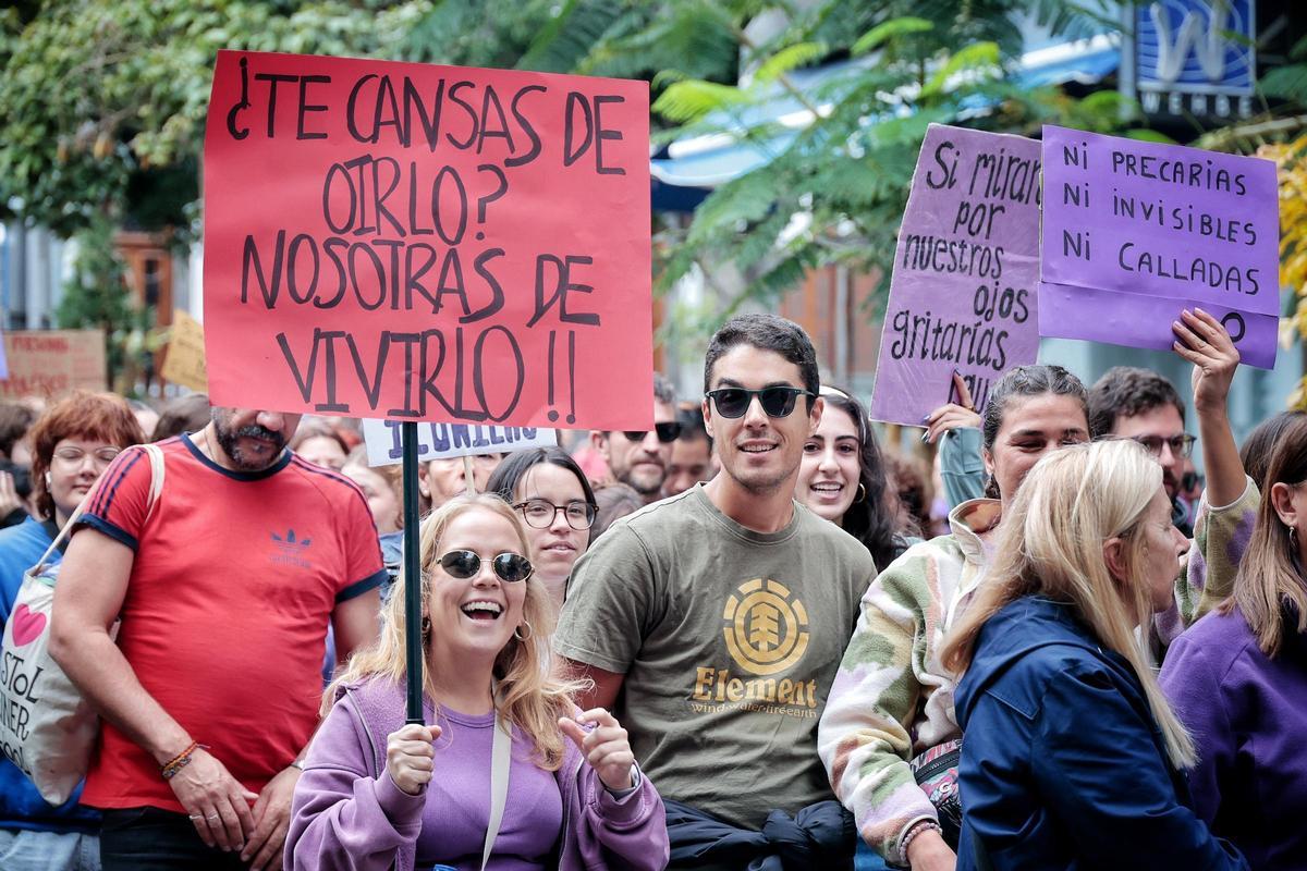 8M en Tenerife: la manifestación del Día de la Mujer, en imágenes