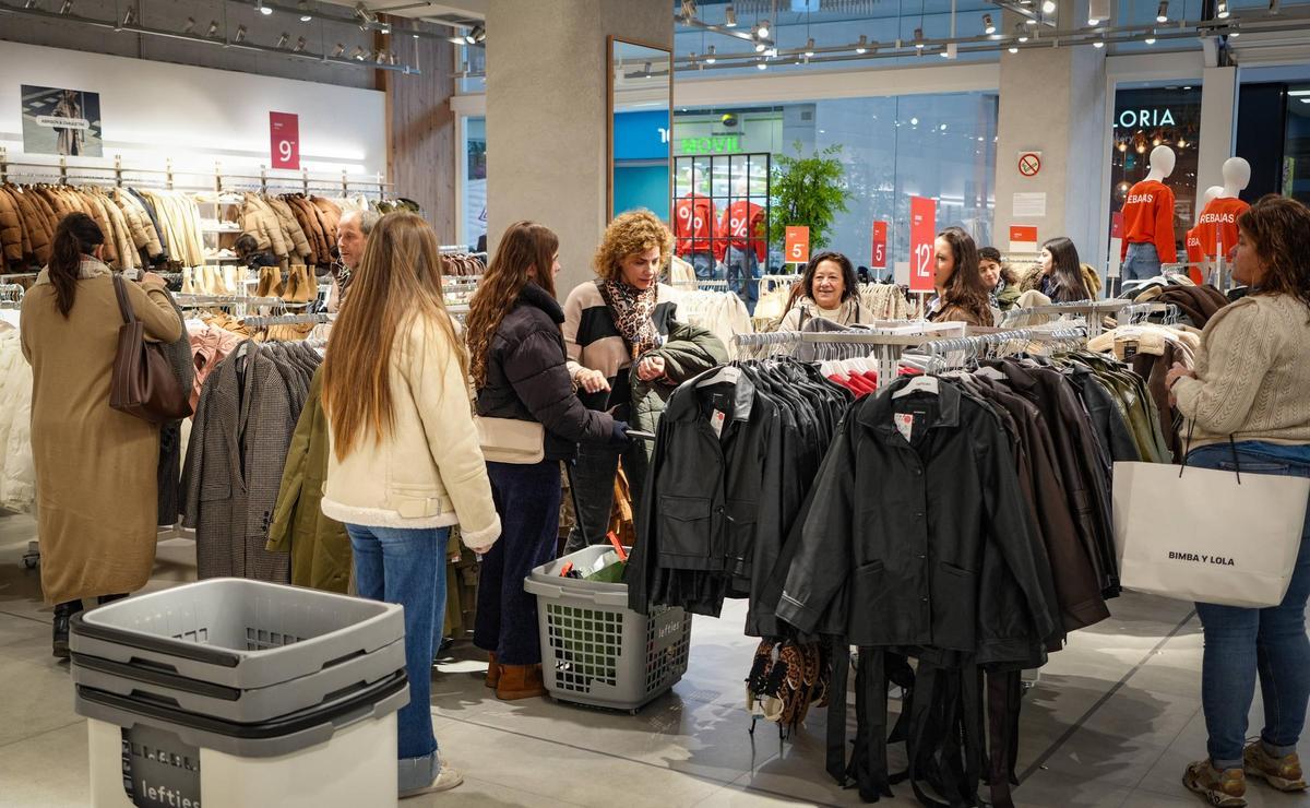 Una tienda del centro comercial El Faro de Badajoz.