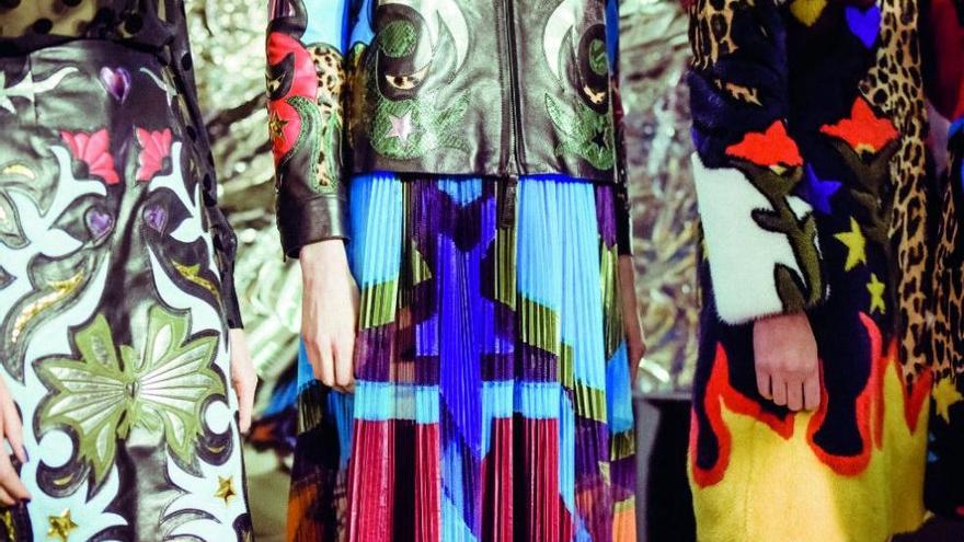 Imagen de un desfile de Mary Katrantzou