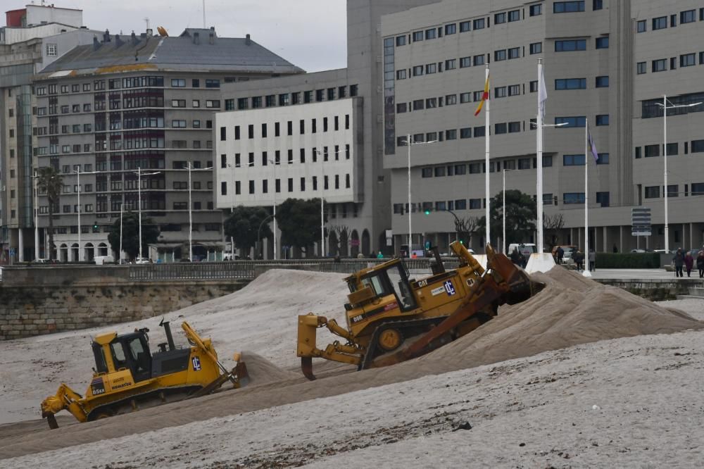 Reconstrucción de la duna en la playa de Riazor