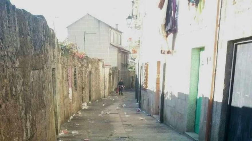 Efectos del sábado en una calle del conjunto histórico. // C.C.C.H.