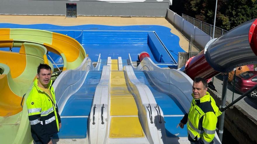 El Parque Acuático de Corvera toma forma: ya están listos los juegos y toboganes