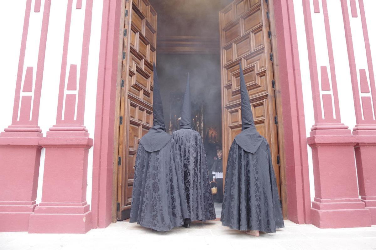 Procesión del Carmen Doloroso desde la parroquia del Corpus Christi