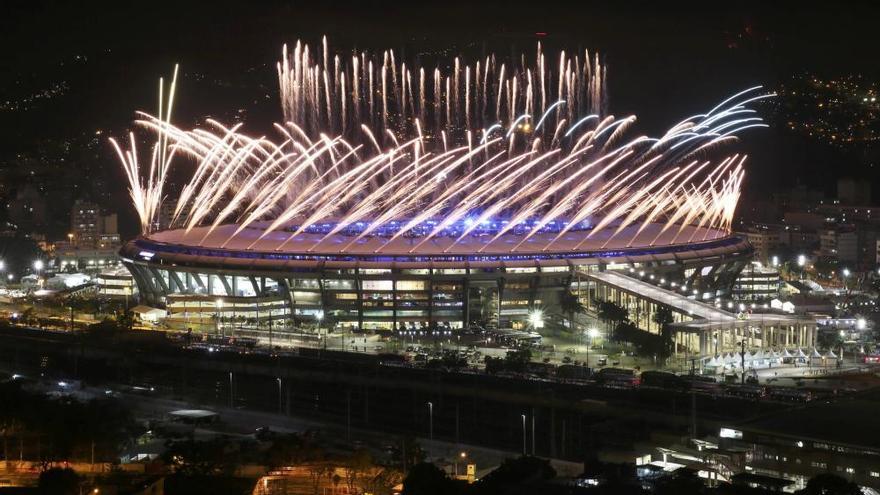 Los fuegos artificiales cierran en Río la ceremonia de apertura de los Juegos