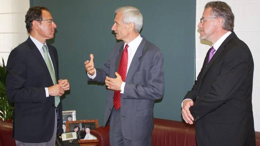 Miguel Ángel Cámara recibe al embajador de Suiza