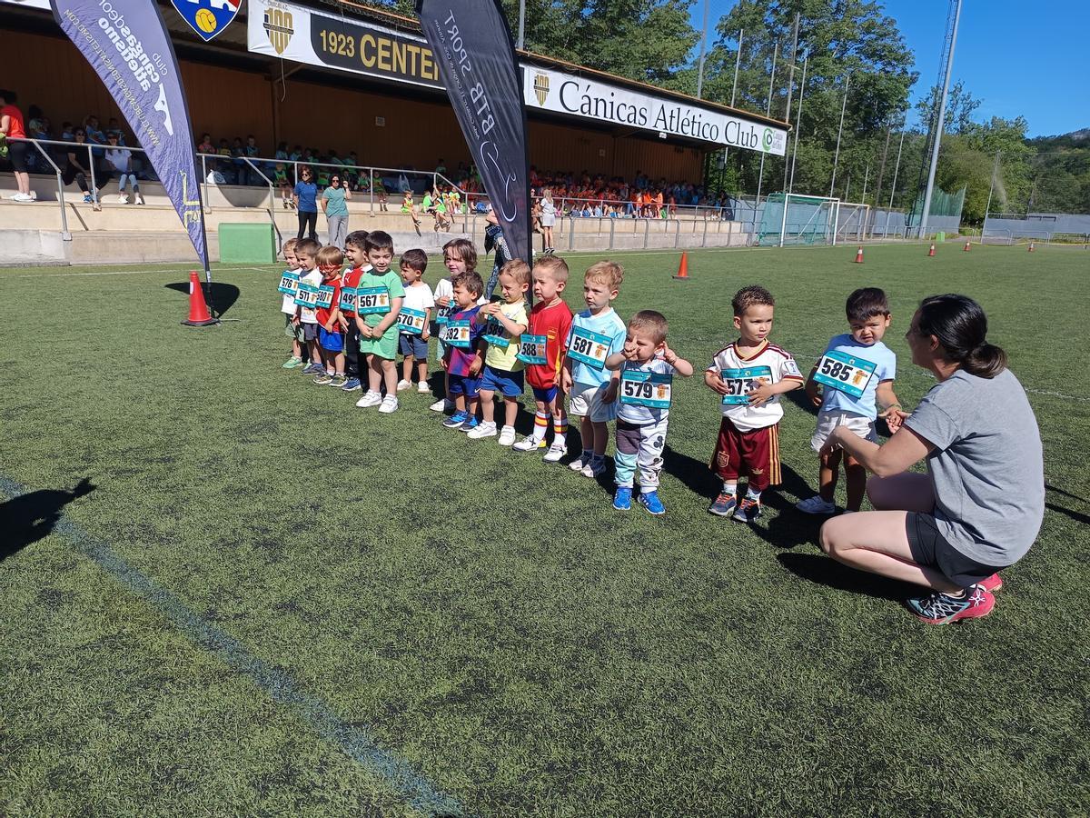 El XV Cross Escolar Infantil de Cangas de Onís reúne a 200 participantes