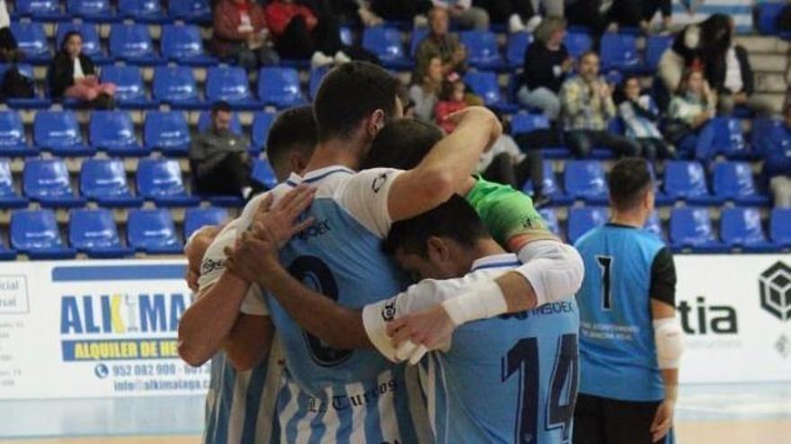 Los jugadores del Málaga CF Futsal, durante un encuentro de esta campaña.