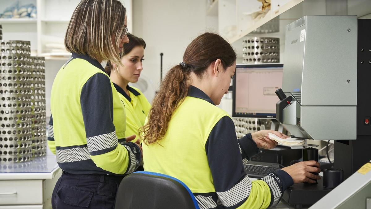 Trabajadoras de Ence.