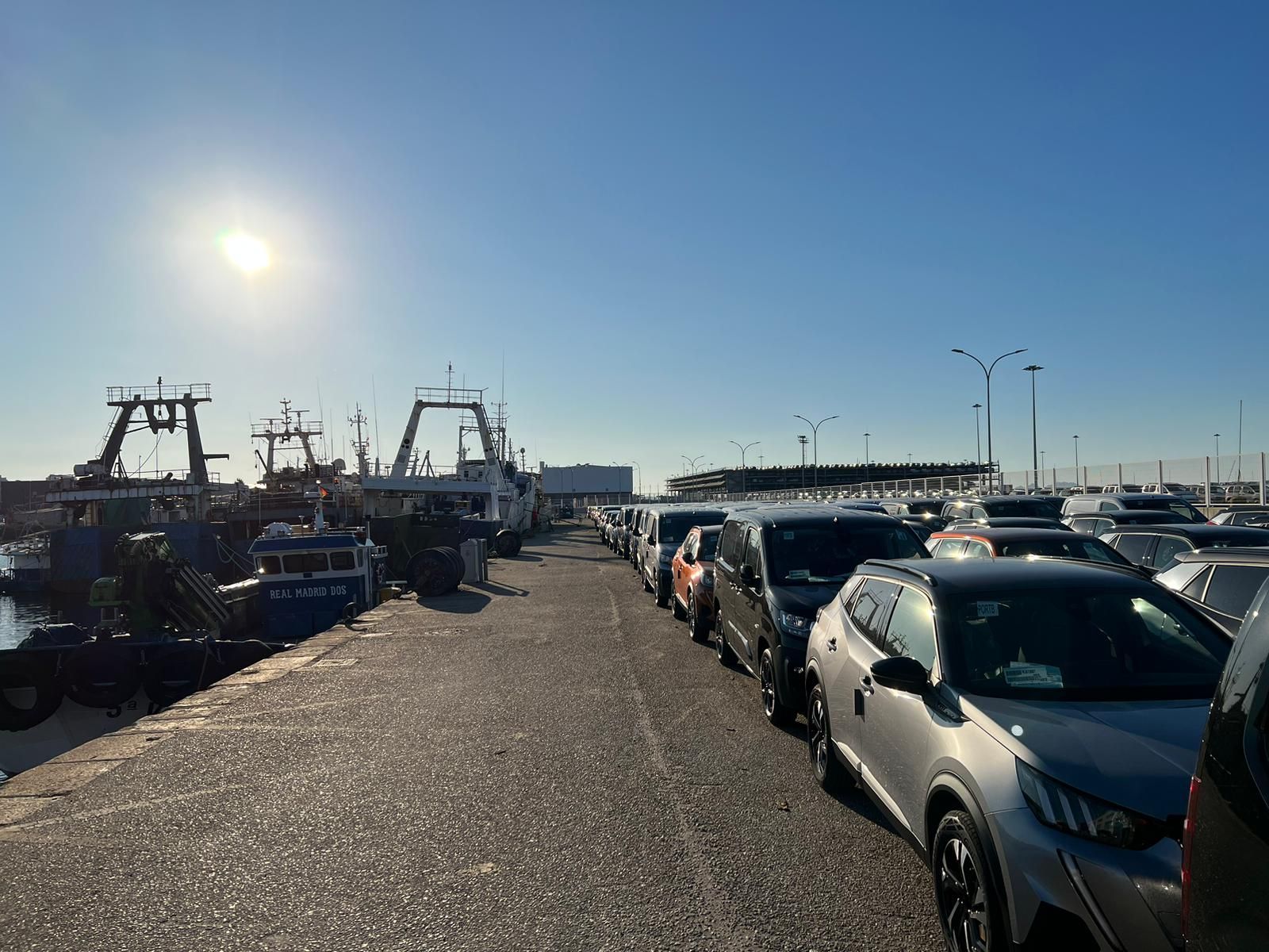 En la explanada portuaria de Bouzas ya no cabe un alfiler