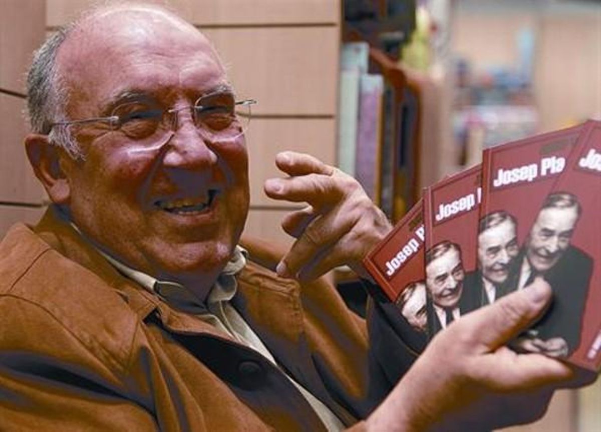 L’autor Josep Valls, que va disfrutar de llargues converses amb Pla, ahir a Figueres. L’autor Josep Valls, que va disfrutar de llargues converses amb Pla, ahir a Figueres.