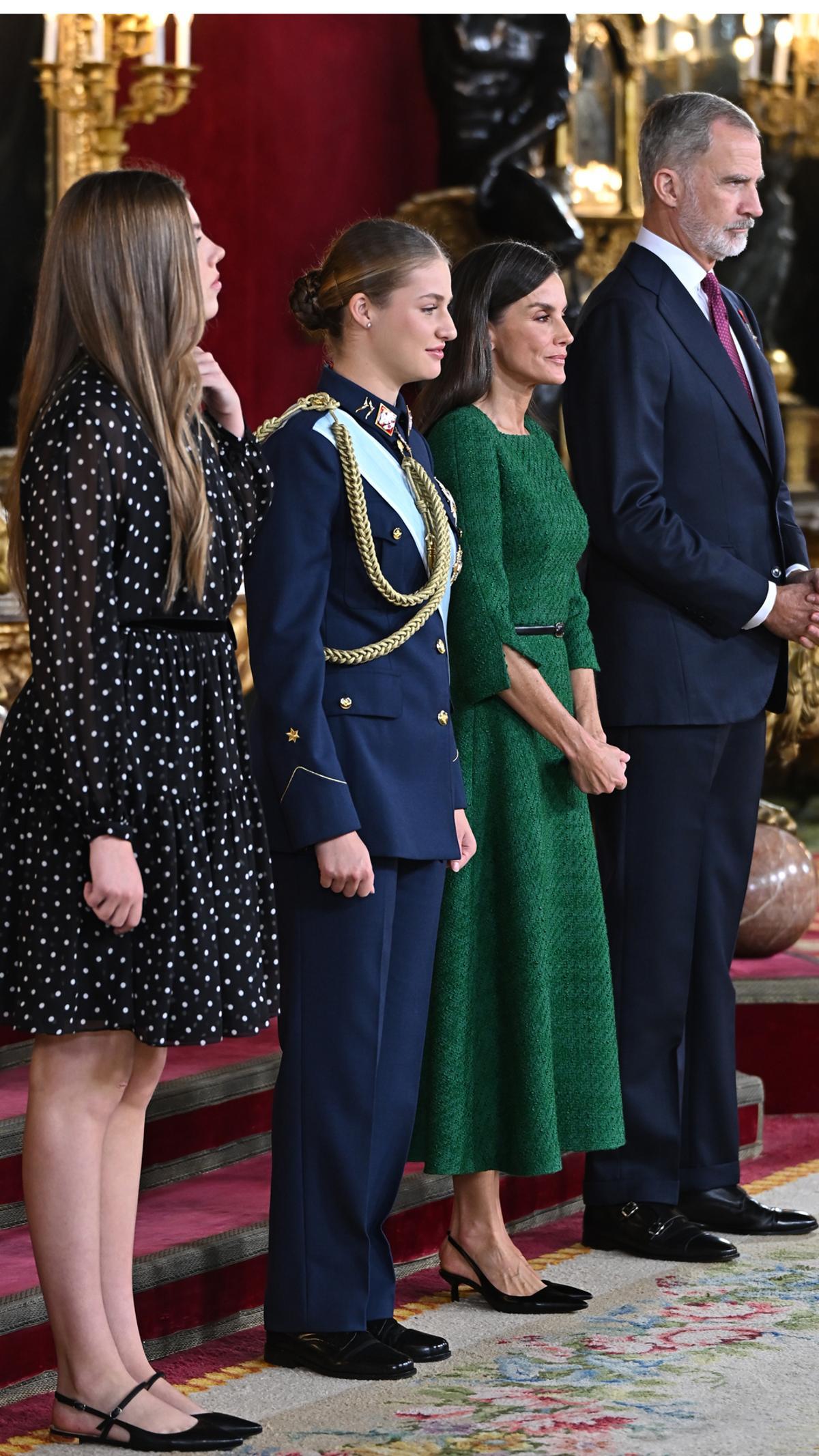 Los Reyes, la Princesa de Asturias y la Infanta Sofía presiden una recepción en el Palacio Real por el Día de la Fiesta Nacional