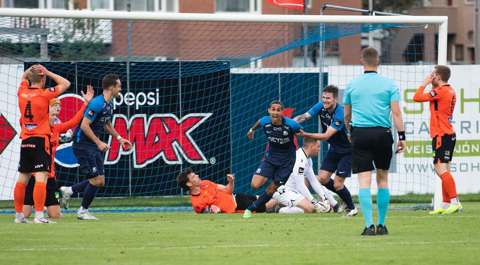 Oliver Kelaart, disputando una fiesta en Islandia