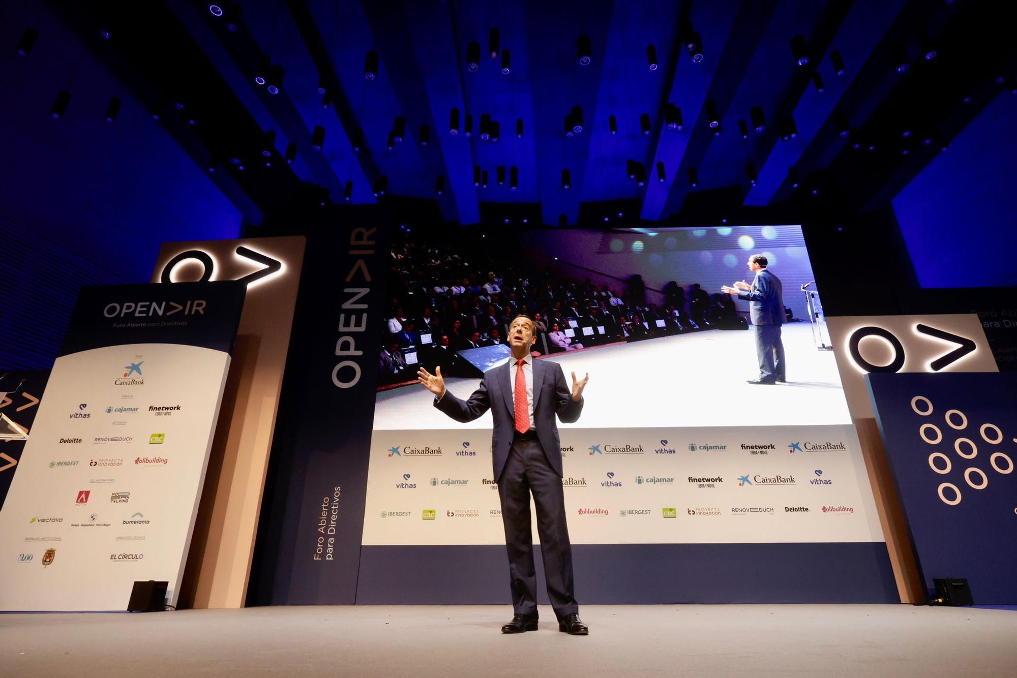 El consejero delegado de CaixaBank, Gonzalo Gortázar, participa en el congreso Opendir, organizado por el Círculo-Directivos de Alicante en el ADDA