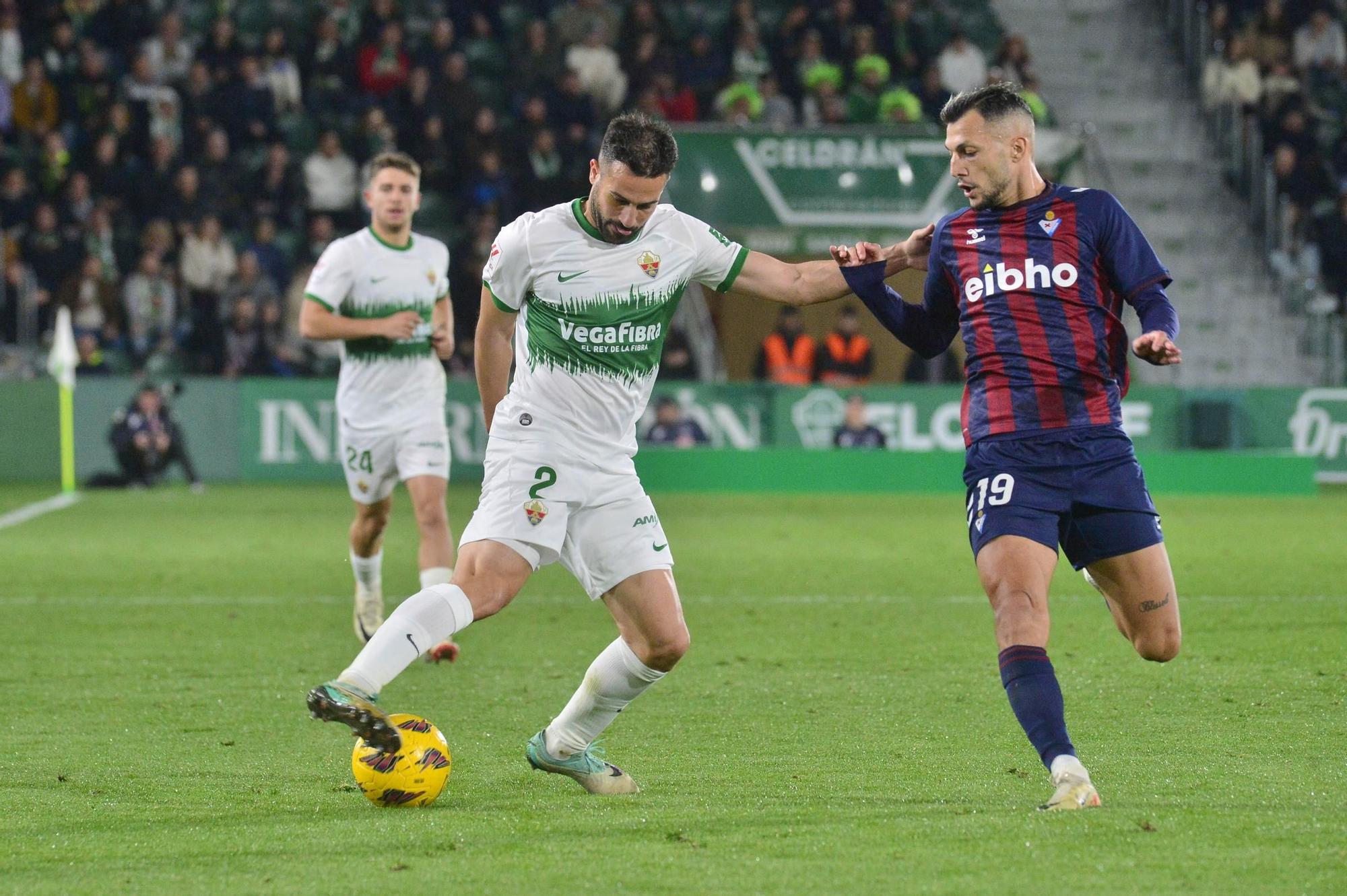 El Elche choca contra una muralla