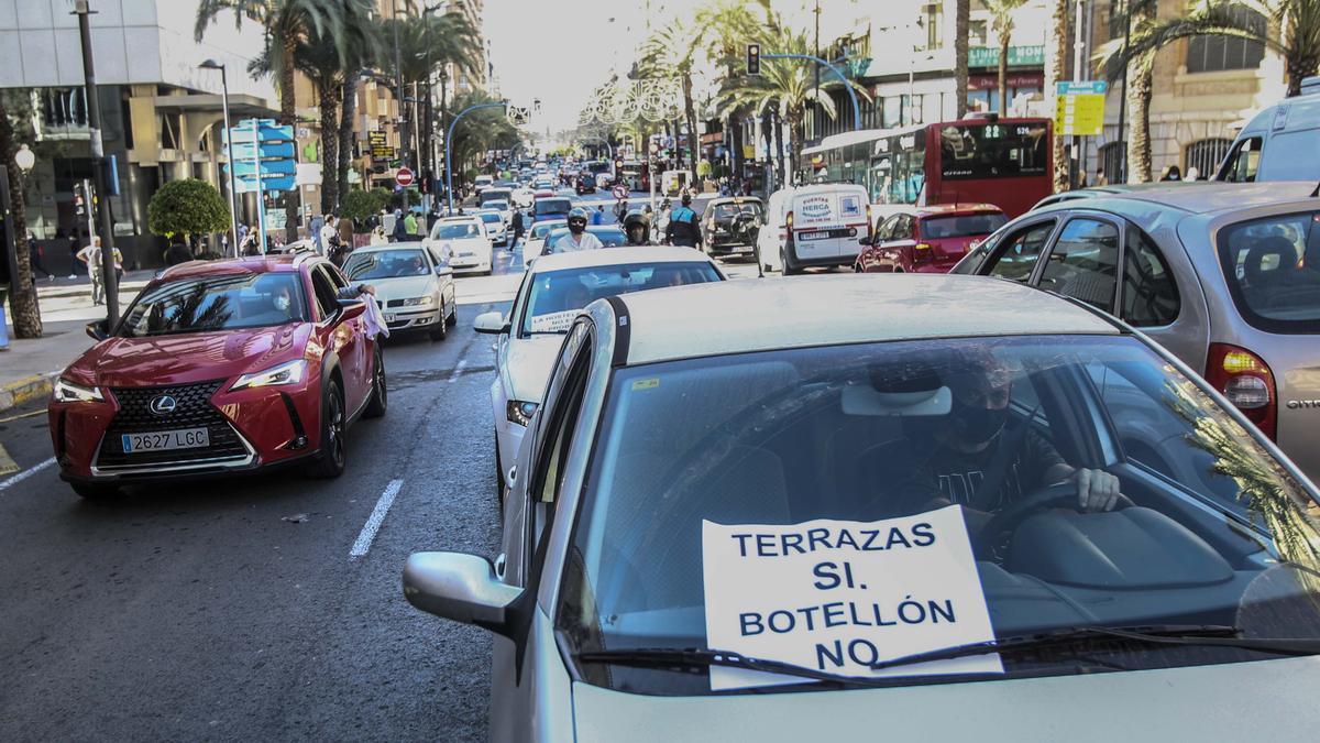 Imagen de la caravana de protesta que el sector de ocio celebró hace unos días en Alicante