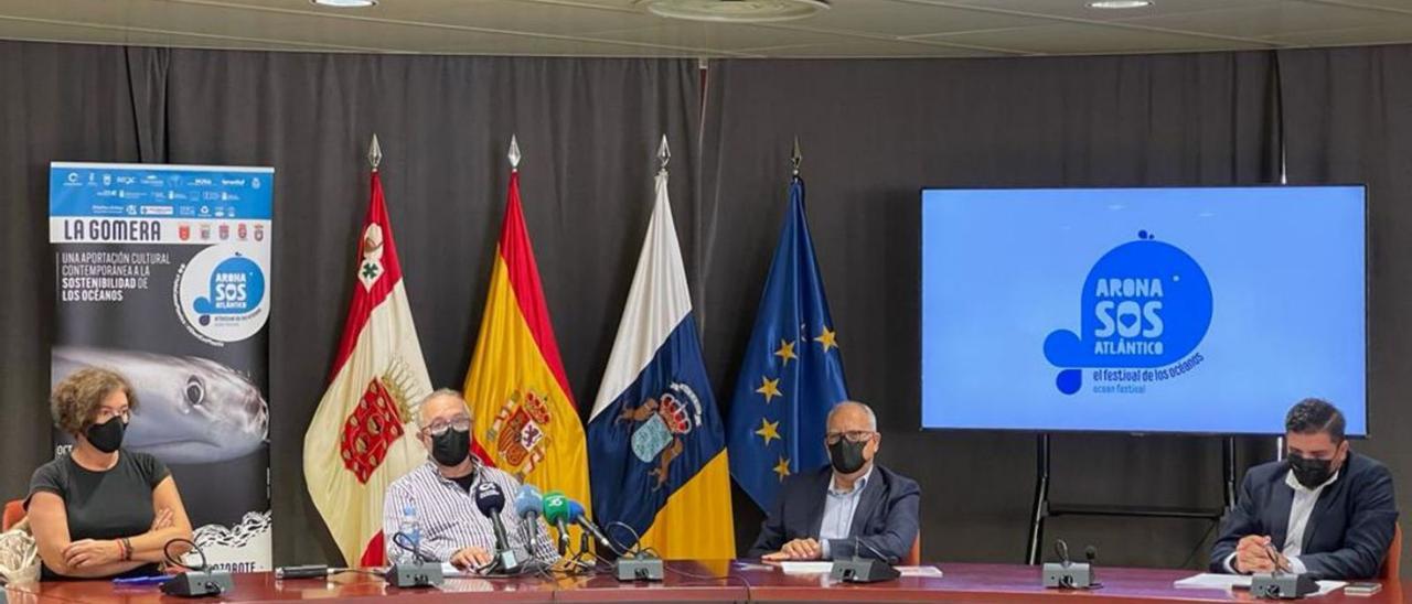 Casimiro Curbelo y Martín Rivero, durante la rueda de prensa de presentación del Festival Arona SOS Atlántico.