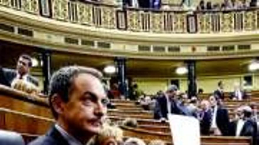 Rajoy desoye la propuesta de pacto contra la crisis lanzada por Zapatero