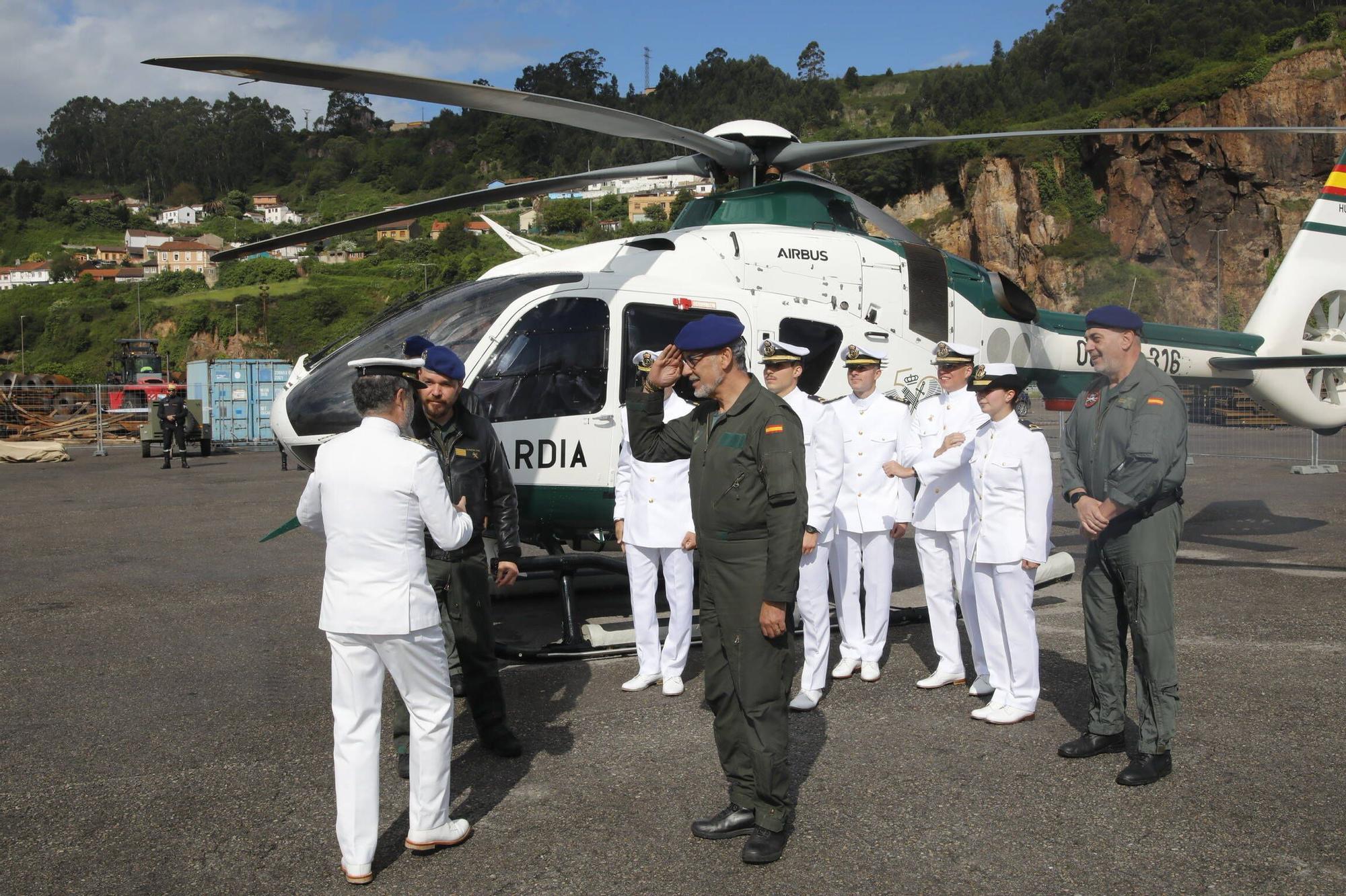 Así fue la visita institucional a los barcos de guerra que están en Gijón por el Día de las Fuerzas Armadas