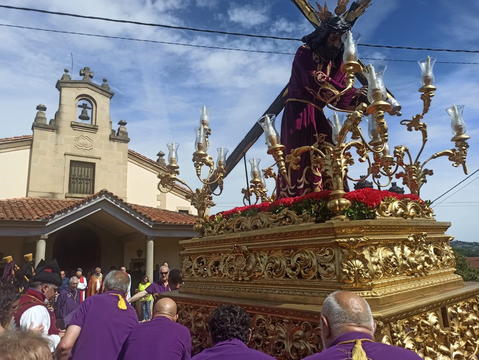 Todas las imágenes del Ecce Homo: así fue la multitudinaria y emocionante procesión en Noreña