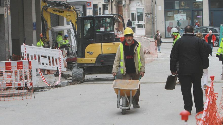 Obras en la zona de Valle Inclán con la avenida Buenos Aires.  | // IÑAKI OSORIO