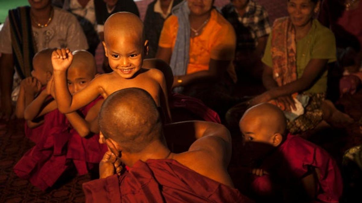 Los niños monjes