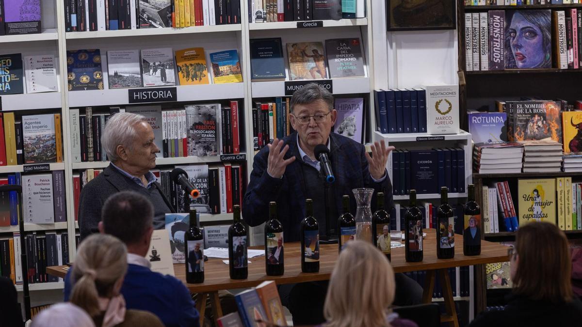 Homenaje a Fernando Delgado en la librería Ramon Llul