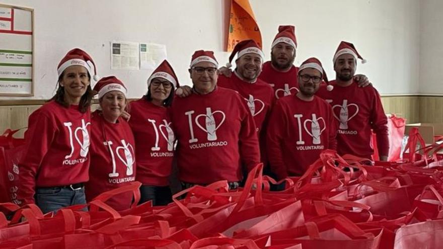 Coca-Cola colabora con el hogar San José para repartir 200 comidas a familias vulnerables de Vigo