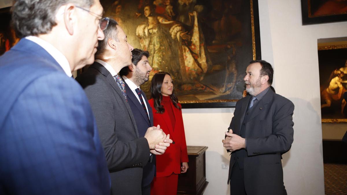 Manuel Muñoz Clares, durante la visita inaugural al Guevara tras su restauración.