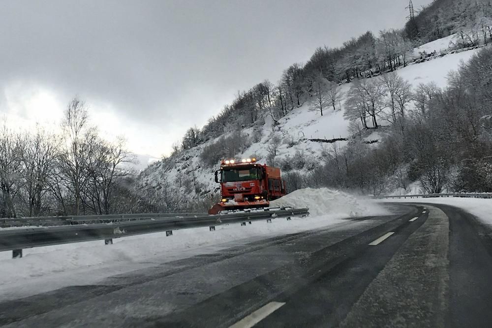 Temporal en la autopista del Huerna