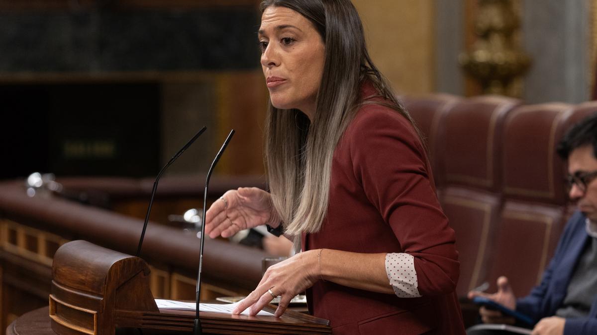 La portavoz de Junts en el Congreso, Miriam Nogueras, interviene durante un pleno en el Congreso de los Diputados, a 20 de diciembre de 2023, en Madrid (España).