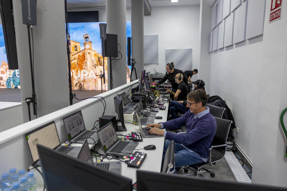 Centro de Datos habilitado en la Escuela de Administración Pública de Mérida con motivo del 21D.
