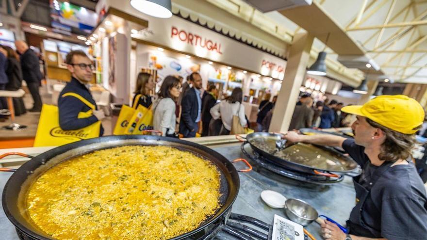 Paella med basmatiris: massiv lågprisimport hotar spanska bönder